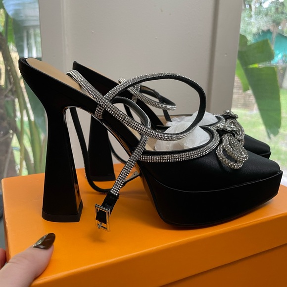NWT Black Embellished Platform Heel Pumps - Picture 4 of 11